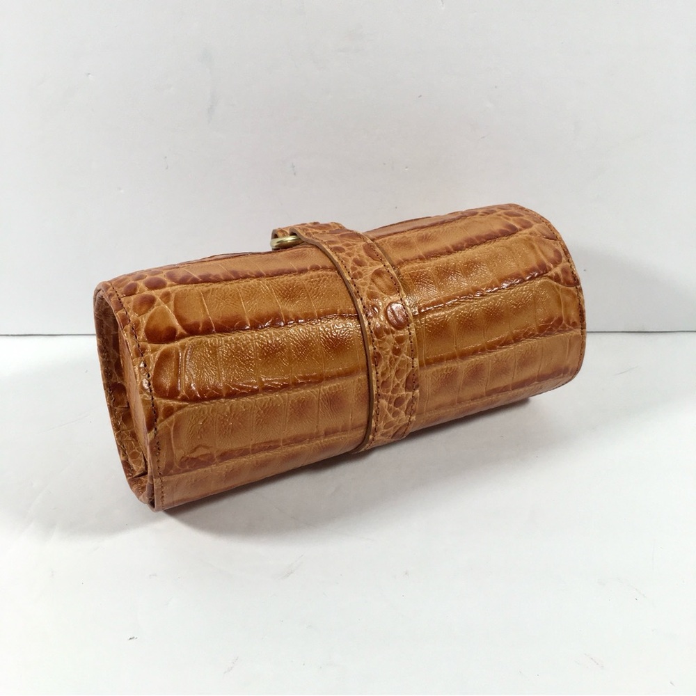 BRAHMIN BARREL CLUTCH BAG - Picture 3 of 7